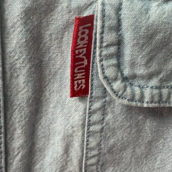 Warner Bros. Looney Tunes Classic Cartoons Blue Chambray Button-Up Shirt Size M - Picture 6 of 8